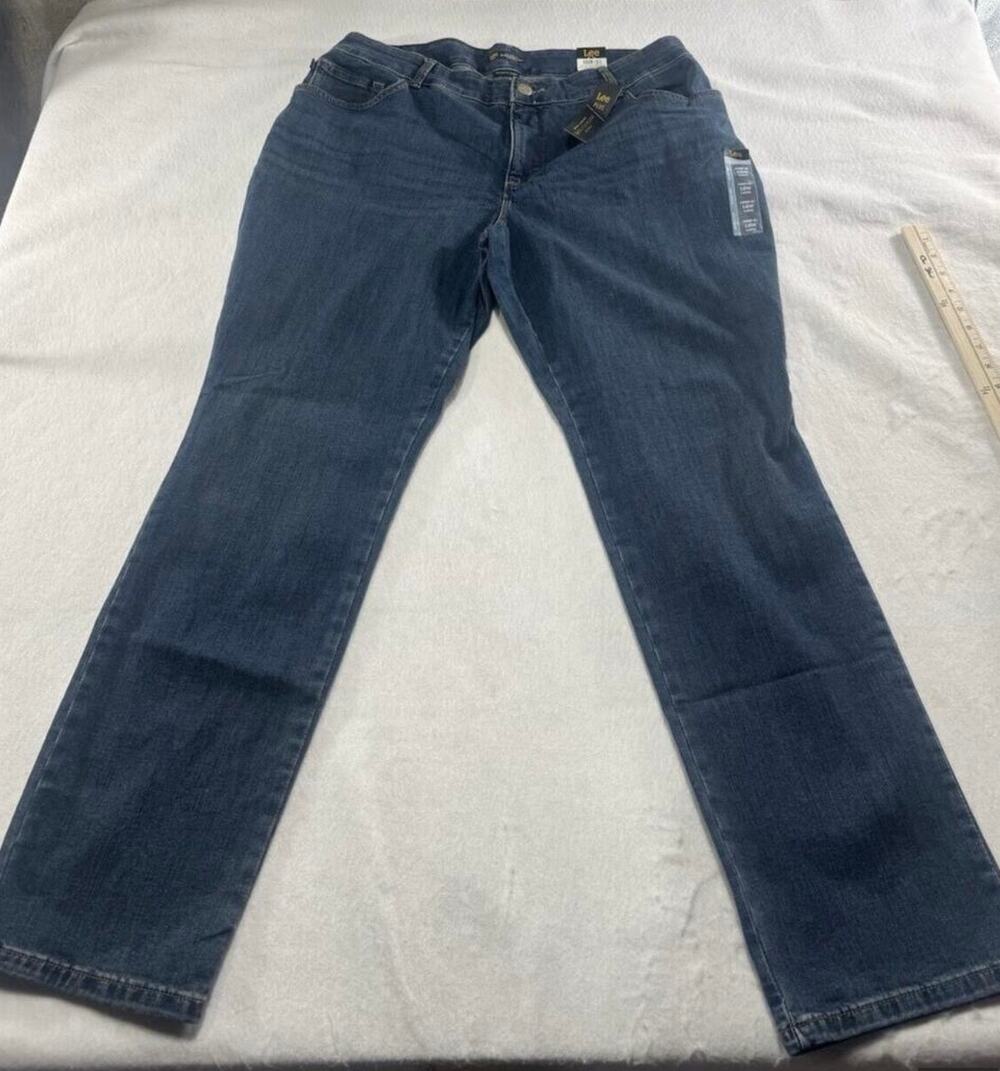 Lee Women's Instantly Slims Straight Leg Blue Jeans Size 18W Long